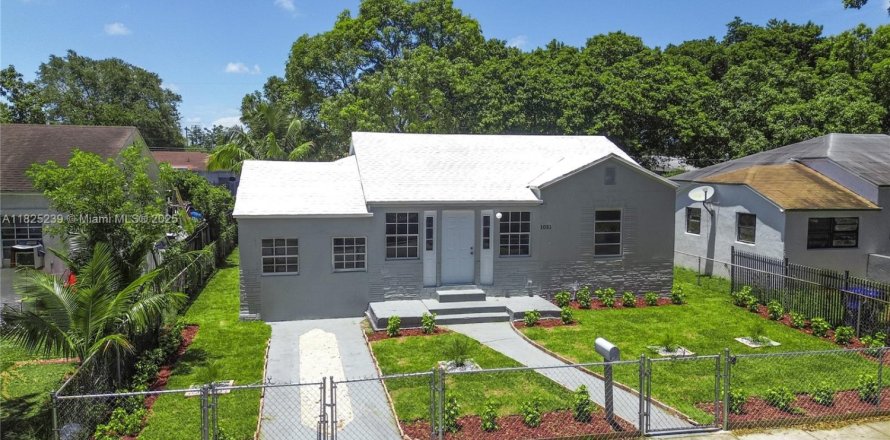 House in Miami, Florida 6 bedrooms, 166.76 sq.m. № 1794855