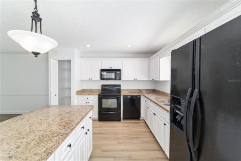 House in Ocala, Florida 2 bedrooms, 131.18 sq.m. № 2211830 - photo 24