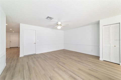 House in Ocala, Florida 2 bedrooms, 131.18 sq.m. № 2211830 - photo 20