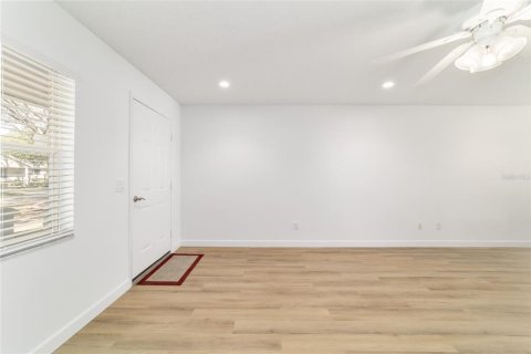 House in Ocala, Florida 2 bedrooms, 131.18 sq.m. № 2211830 - photo 11