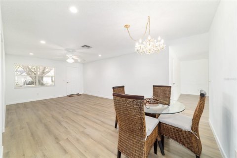 House in Ocala, Florida 2 bedrooms, 131.18 sq.m. № 2211830 - photo 15
