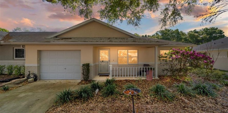 House in Ocala, Florida 2 bedrooms, 131.18 sq.m. № 2211830