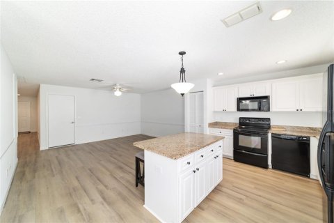House in Ocala, Florida 2 bedrooms, 131.18 sq.m. № 2211830 - photo 25