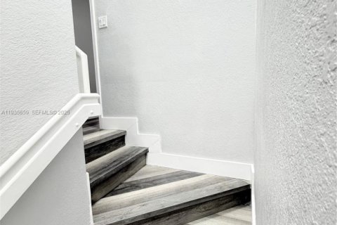 Condominio en alquiler en Homestead, Florida, 2 dormitorios, 119.84 m2 № 1993780 - foto 9