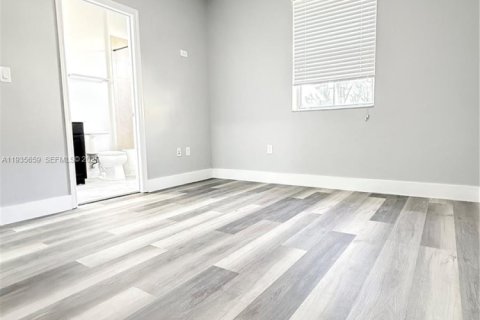 Condominio en alquiler en Homestead, Florida, 2 dormitorios, 119.84 m2 № 1993780 - foto 20