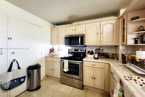 Condominio en venta en Miami Beach, Florida, 1 dormitorio, 84.73 m2 № 2015670 - foto 12