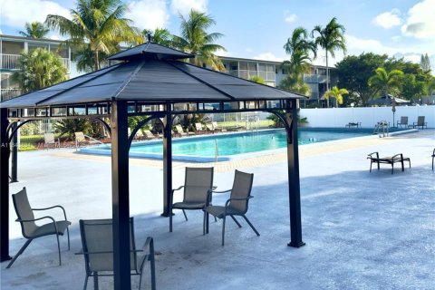 Condominio en venta en Hollywood, Florida, 1 dormitorio, 62.43 m2 № 1940377 - foto 14