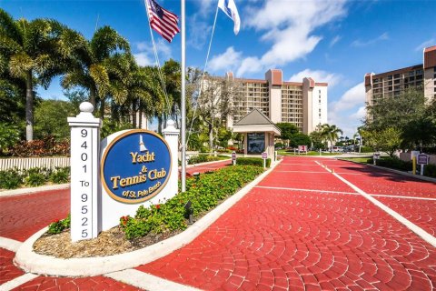 Condominio en venta en Saint Pete Beach, Florida, 2 dormitorios, 117.99 m2 № 2116050 - foto 2