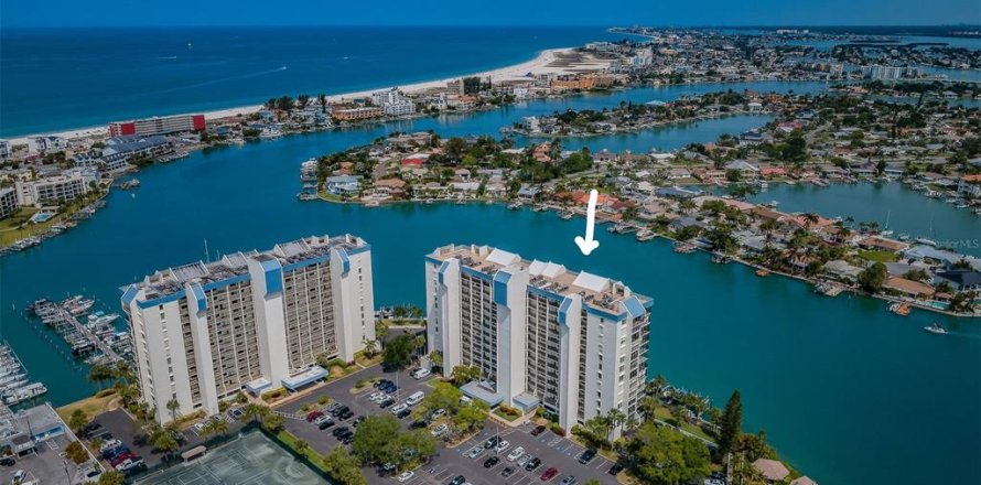 Condominio en Saint Pete Beach, Florida, 2 dormitorios № 2116050