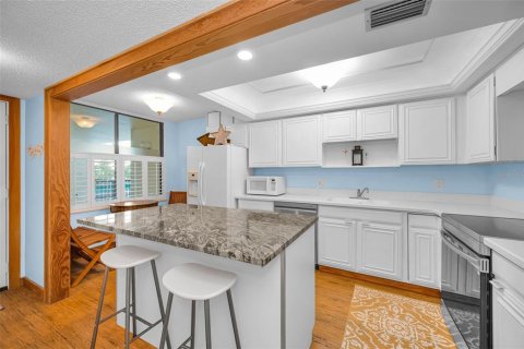 Condominio en venta en Saint Pete Beach, Florida, 2 dormitorios, 117.99 m2 № 2116050 - foto 17
