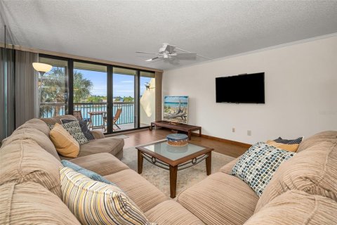 Condominio en venta en Saint Pete Beach, Florida, 2 dormitorios, 117.99 m2 № 2116050 - foto 30