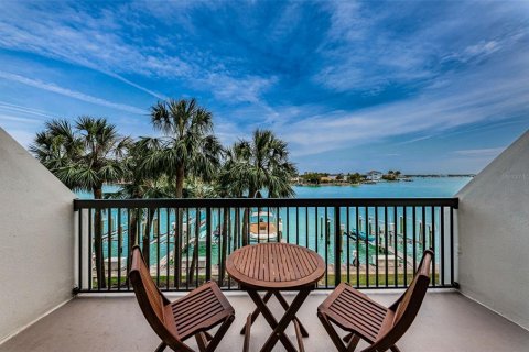 Condominio en venta en Saint Pete Beach, Florida, 2 dormitorios, 117.99 m2 № 2116050 - foto 3