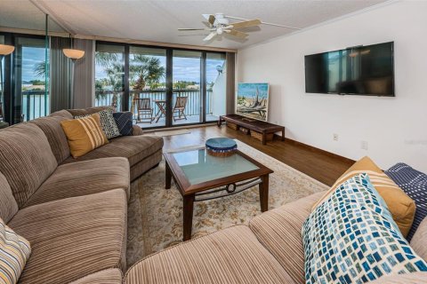 Condominio en venta en Saint Pete Beach, Florida, 2 dormitorios, 117.99 m2 № 2116050 - foto 28