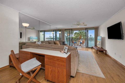 Condominio en venta en Saint Pete Beach, Florida, 2 dormitorios, 117.99 m2 № 2116050 - foto 26