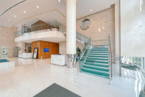 Condo in Miami, Florida, 2 bedrooms № 1927631 - photo 2