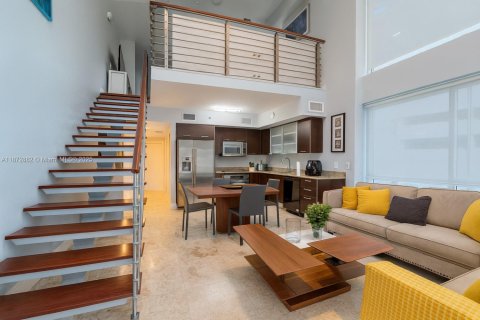 Condo in Miami, Florida, 2 bedrooms № 1927631 - photo 4