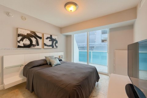 Condo in Miami, Florida, 2 bedrooms № 1927631 - photo 12