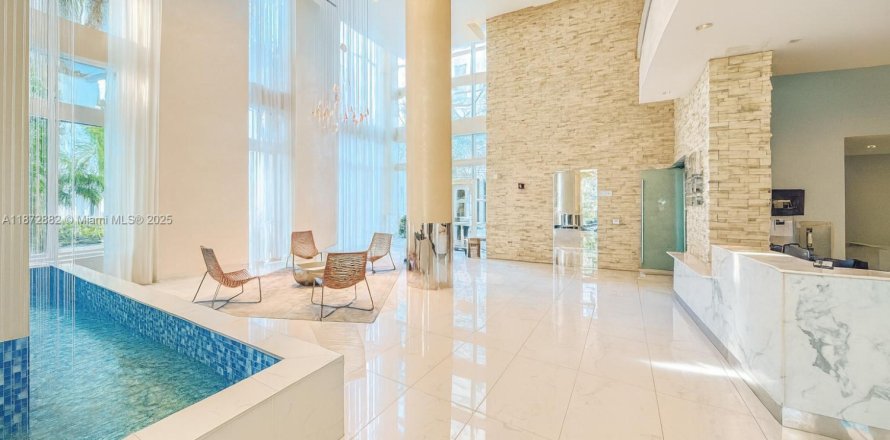 Condo in Miami, Florida, 2 bedrooms № 1927631