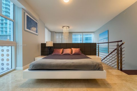 Condo in Miami, Florida, 2 bedrooms № 1927631 - photo 5