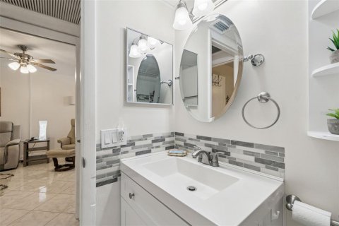 Condo in Largo, Florida, 1 bedroom  № 2195442 - photo 20
