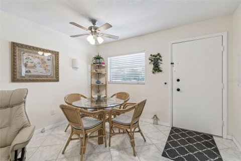 Condo in Largo, Florida, 1 bedroom  № 2195442 - photo 7