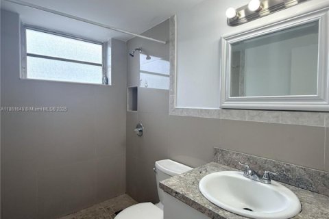 Apartamento en alquiler en Miami, Florida, 2 dormitorios № 1892417 - foto 10