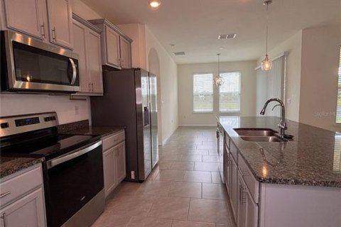 House in Saint Cloud, Florida 4 bedrooms, 195.65 sq.m. № 2206792 - photo 12