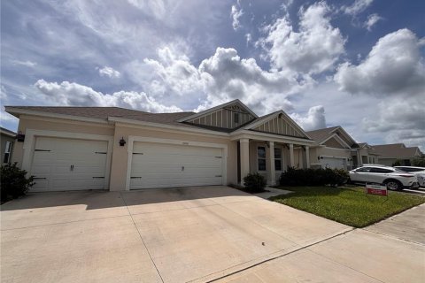 House in Saint Cloud, Florida 4 bedrooms, 195.65 sq.m. № 2206792 - photo 3