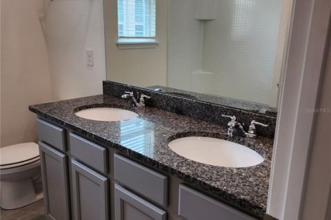House in Saint Cloud, Florida 4 bedrooms, 195.65 sq.m. № 2206792 - photo 25