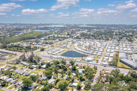 House in Nokomis, Florida 2 bedrooms, 70.61 sq.m. № 1723328 - photo 2