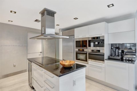 Copropriété à louer à Sunny Isles Beach, Floride: 3 chambres, 178.47 m2 № 1691565 - photo 8