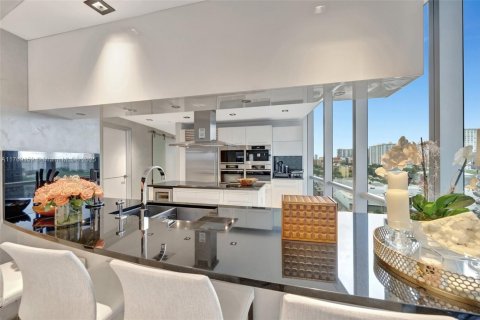 Copropriété à louer à Sunny Isles Beach, Floride: 3 chambres, 178.47 m2 № 1691565 - photo 11