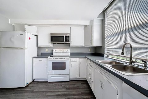 Condo in Apopka, Florida, 3 bedrooms № 2103402 - photo 23