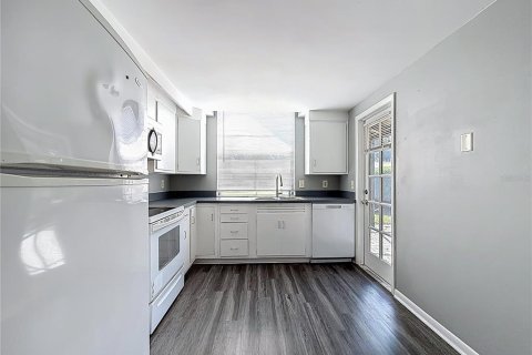 Condo in Apopka, Florida, 3 bedrooms № 2103402 - photo 20