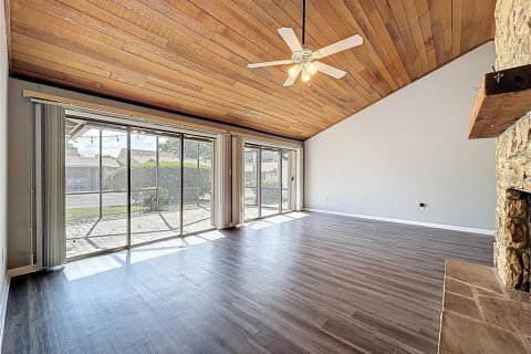 Condo in Apopka, Florida, 3 bedrooms № 2103402 - photo 15