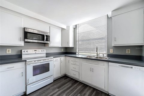 Condo in Apopka, Florida, 3 bedrooms № 2103402 - photo 22