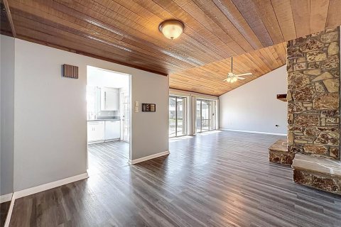 Condo in Apopka, Florida, 3 bedrooms № 2103402 - photo 17