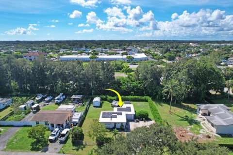 Villa ou maison à vendre à West Palm Beach, Floride: 2 chambres, 75.44 m2 № 2413396 - photo 4