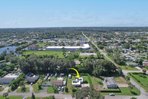 Villa ou maison à vendre à West Palm Beach, Floride: 2 chambres, 75.44 m2 № 2413396 - photo 15