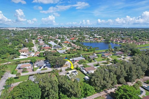 Villa ou maison à vendre à West Palm Beach, Floride: 2 chambres, 75.44 m2 № 2413396 - photo 6