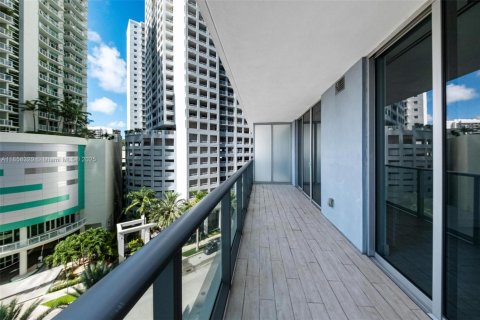 Condo in Miami, Florida, 1 bedroom  № 1882065 - photo 3