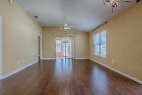 House in The Villages, Florida 3 bedrooms, 129.88 sq.m. № 1839955 - photo 9