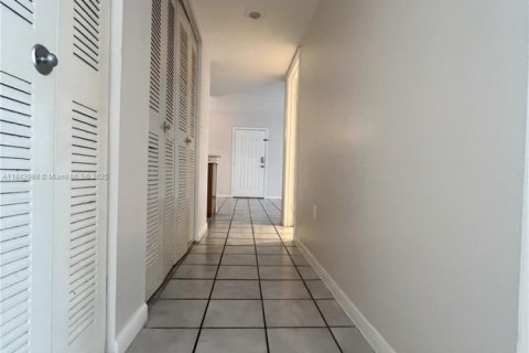 Condominio en alquiler en Cutler Bay, Florida, 2 dormitorios № 1834037 - foto 7