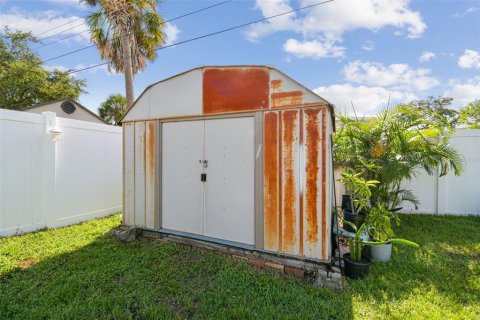 House in Tampa, Florida 3 bedrooms, 110.46 sq.m. № 1884121 - photo 29