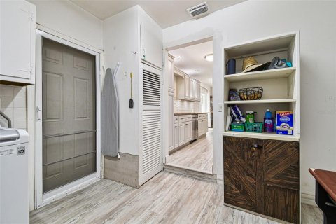 House in Tampa, Florida 3 bedrooms, 110.46 sq.m. № 1884121 - photo 9