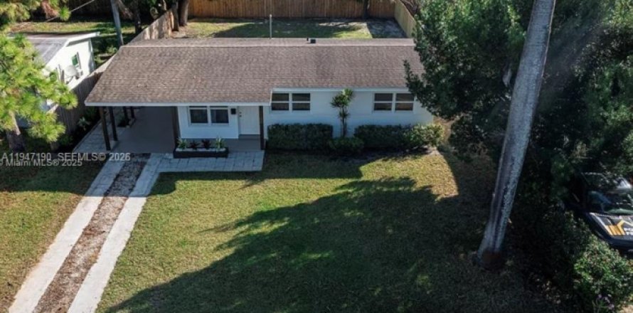 Дом в Форт-Лодердейл, Флорида 3 спальни, 82.5м2 № 2003635