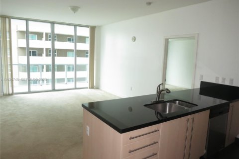 Copropriété à louer à Miami, Floride: 2 chambres, 94.11 m2 № 2145859 - photo 2