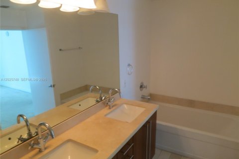 Copropriété à louer à Miami, Floride: 2 chambres, 94.11 m2 № 2145859 - photo 10