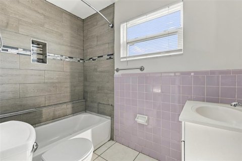 Immobilier commercial à vendre à Punta Gorda, Floride: 4 chambres, 209.03 m2 № 2385756 - photo 7