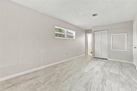Immobilier commercial à vendre à Punta Gorda, Floride: 4 chambres, 209.03 m2 № 2385756 - photo 19